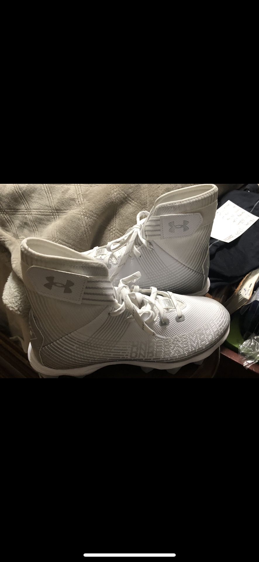 Under Armour Football Cleats - Youth Size 5 - photo 2