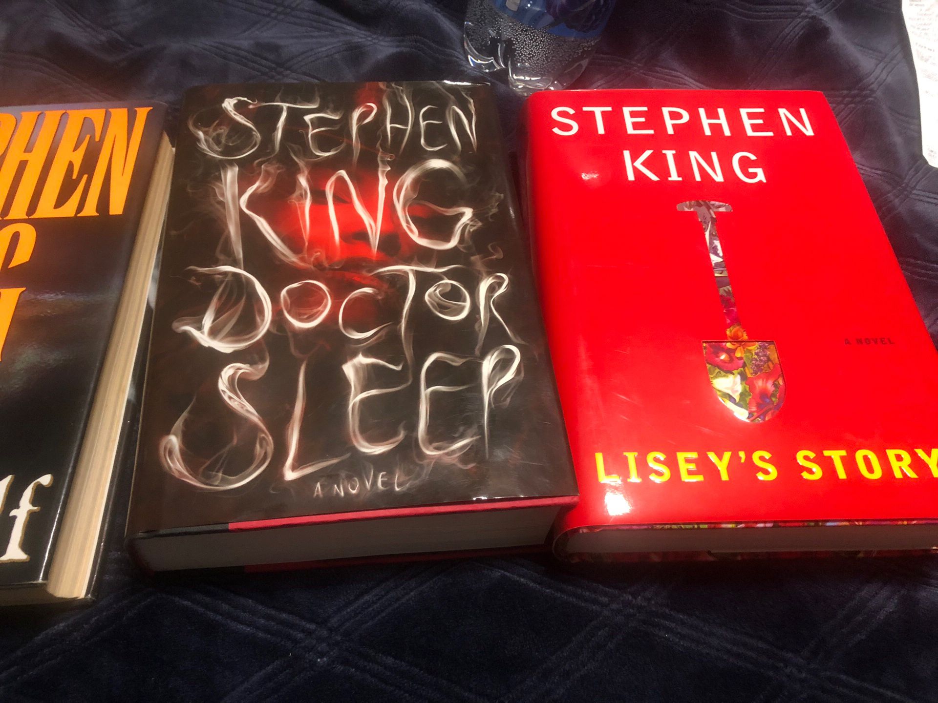 6 Stephen King Hardcover Books - photo 2