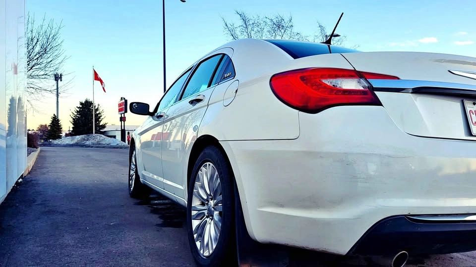 2013 Chrysler 200 Limited - 3.6L V6