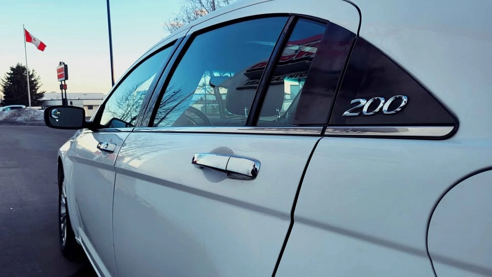 2013 Chrysler 200 Limited - 3.6L V6 - photo 2