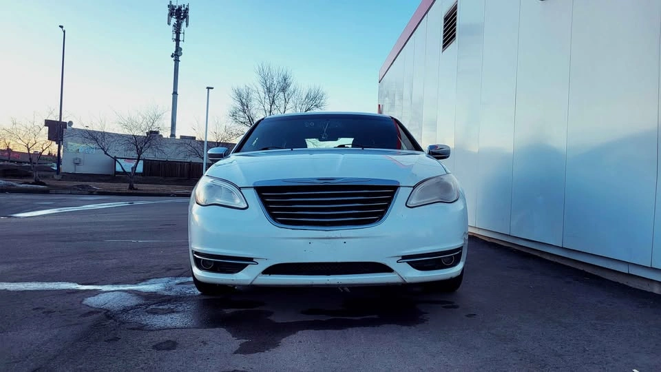 2013 Chrysler 200 Limited - 3.6L V6 - photo 4