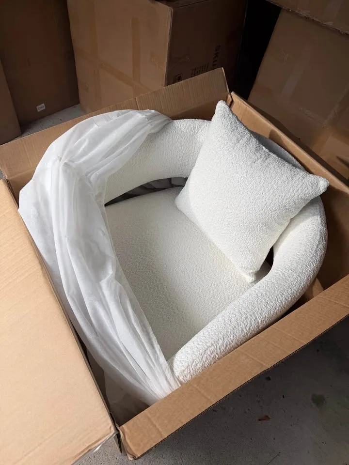 2 High End Modern Accent Chairs - New in Box - photo 5