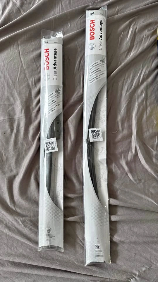 Bosch Clear Advantage Wiper Blades – 22" & 26" | Brand New
