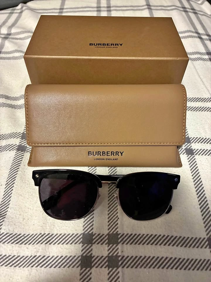 Burberry Sunglasses With Case + Box - photo 2