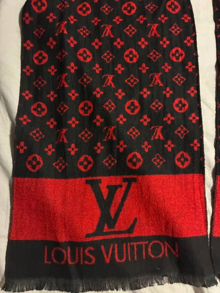 Louis Vuitton Logomania Reversible Scarf - photo 4