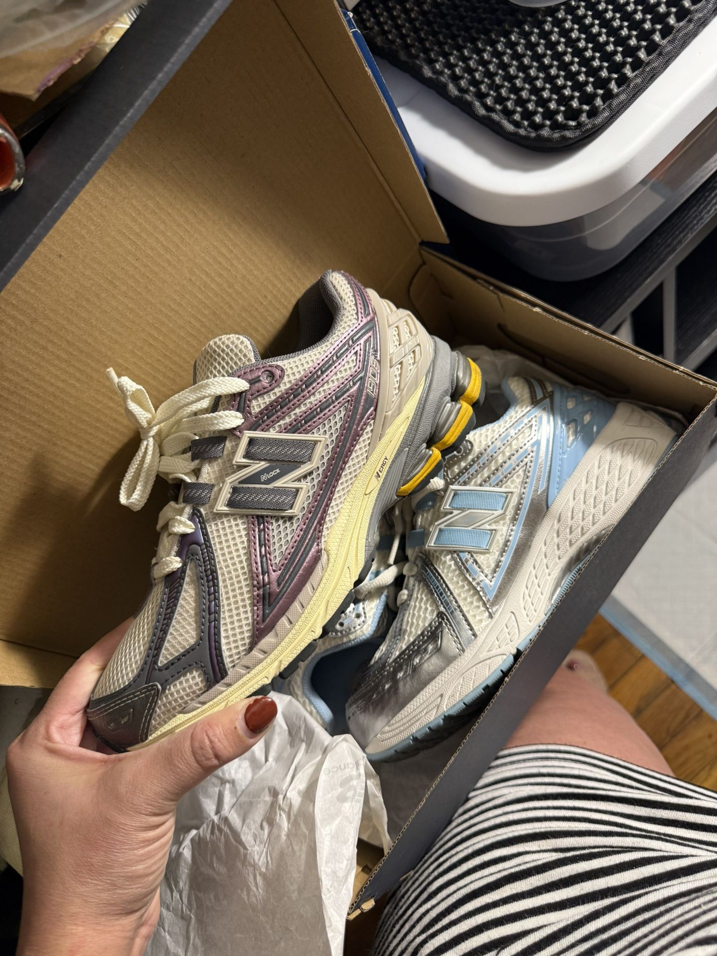 EUC New Balance Sneakers (2)