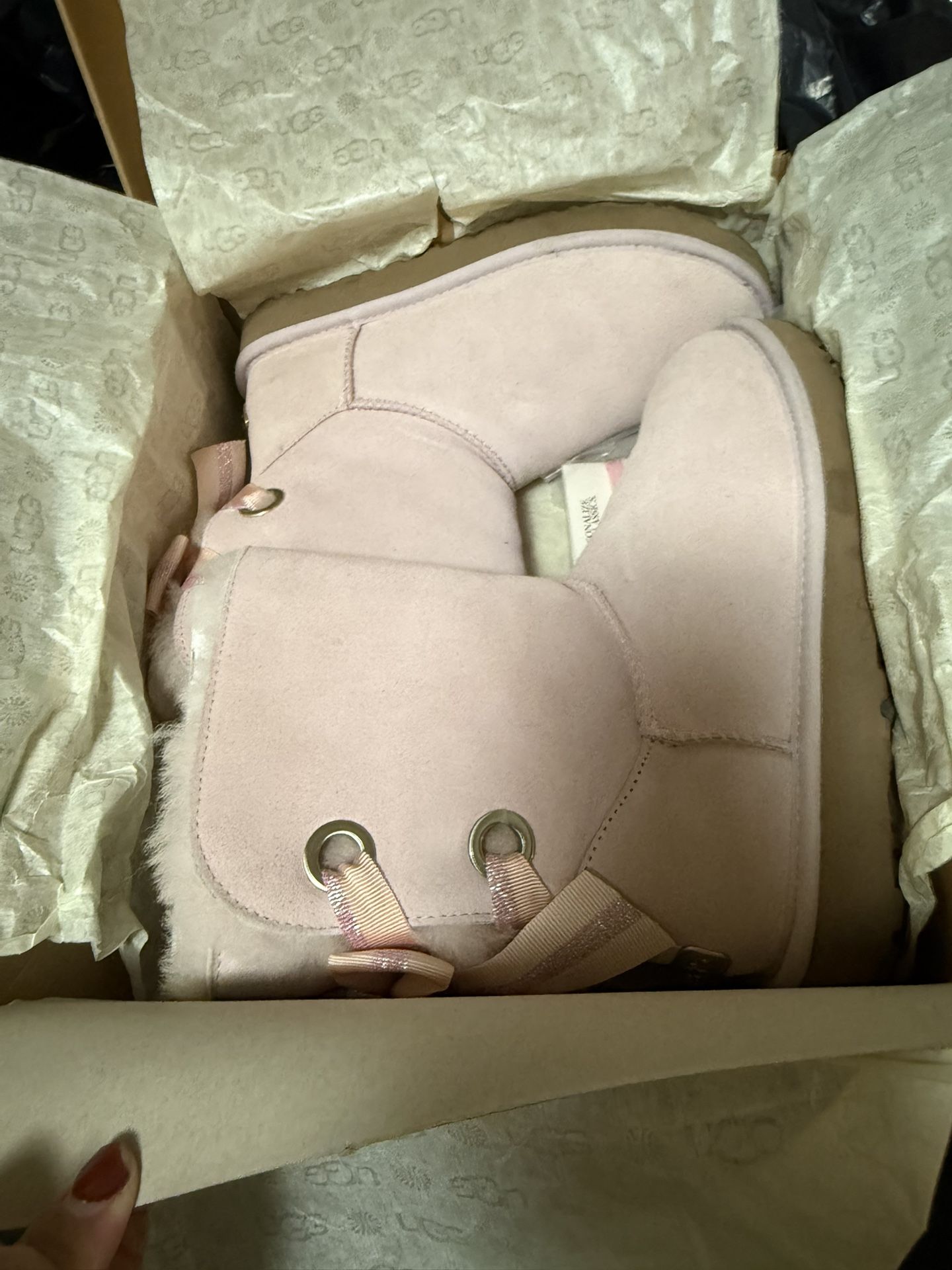 EUC Women’s Ugg Bow tie Boots Pink - photo 2