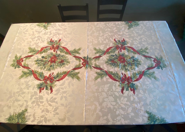 Vintage Christmas Celebration Holiday Colourful Tablecloth 3x1.5