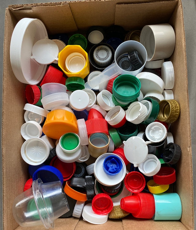 100 Plastic Bottle Top Screw Caps Colours & Shapes for Crafts - photo 2