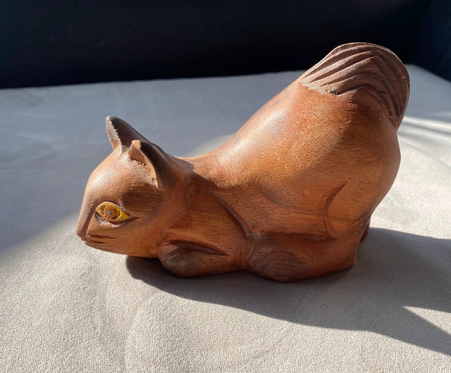 Vintage Handmade Wooden Sculpture Kitty Cat 6 x 4 inches