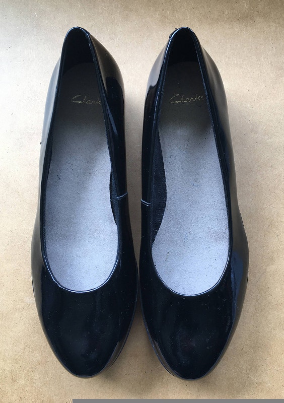 Clarks Footwear Dark Blue Ladies shoes in like new condition 5.5 - photo 2