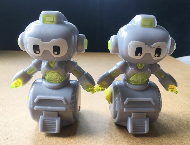 2 McDonald's Happy Meal Toys 2019 Discovery Robots