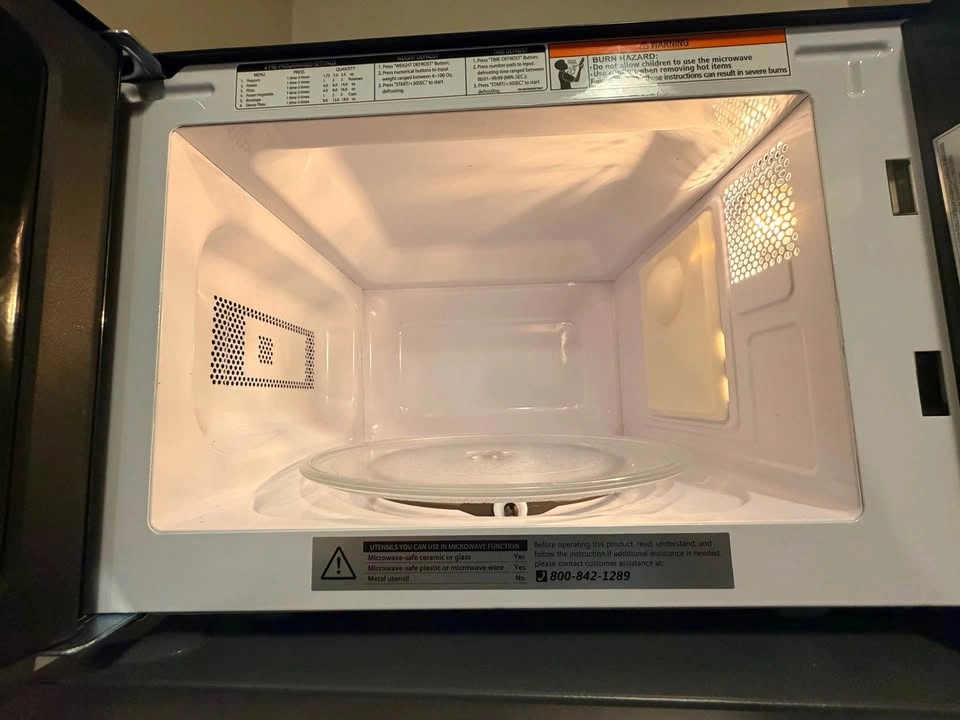 Black and Decker Microwave - photo 3