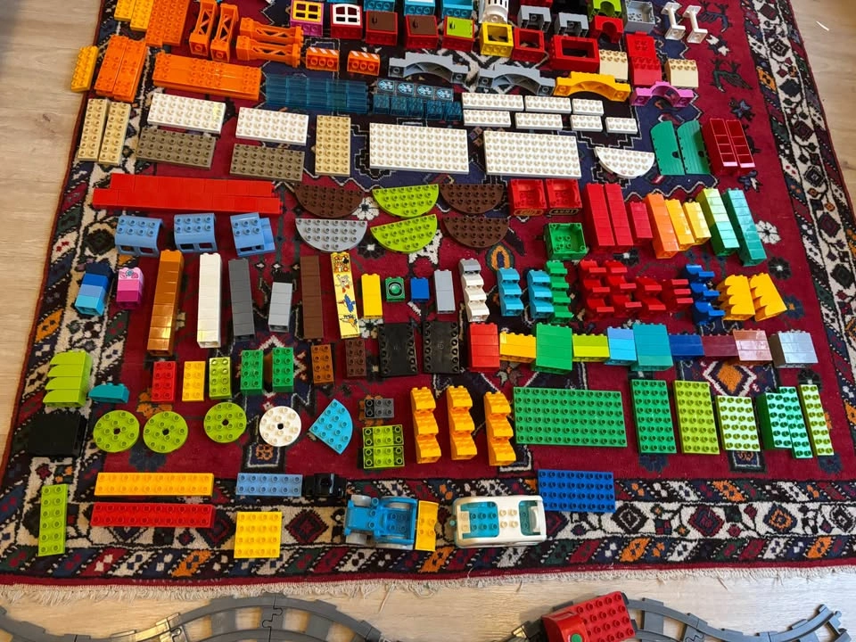 LOTS of Duplo LEGO!! - photo 2