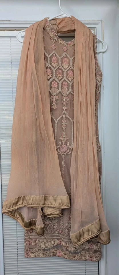 Shalwar Kameez Outfit for wedding or event - photo 2