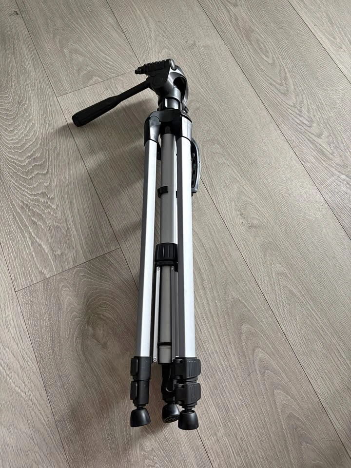 Amazon Basics 60 inch Camera Tripod