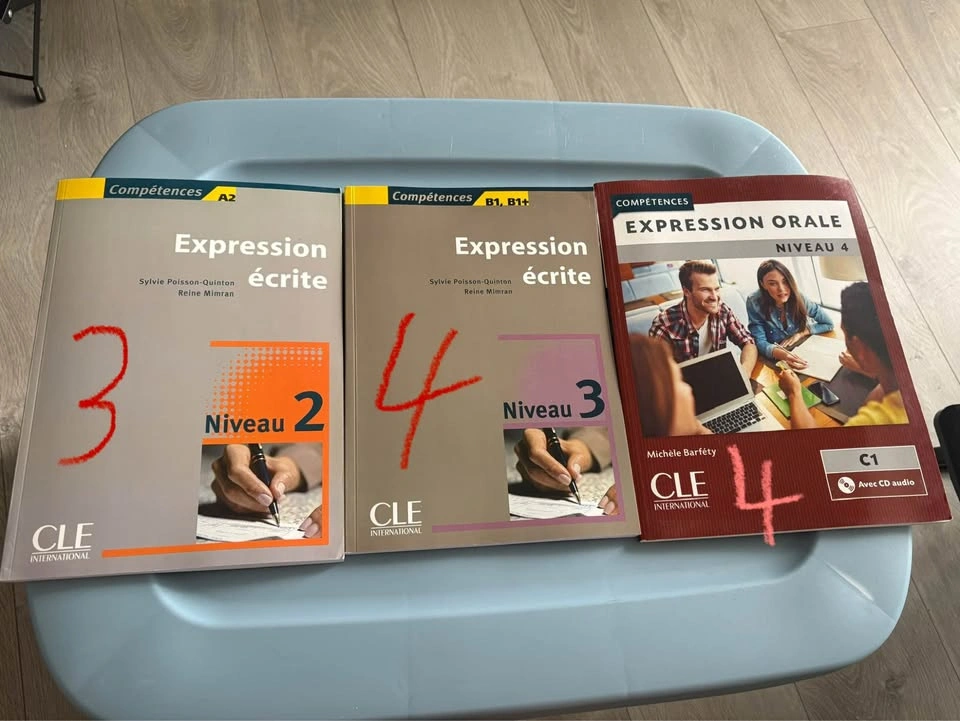 French Textbooks & Story Books Lot - photo 4