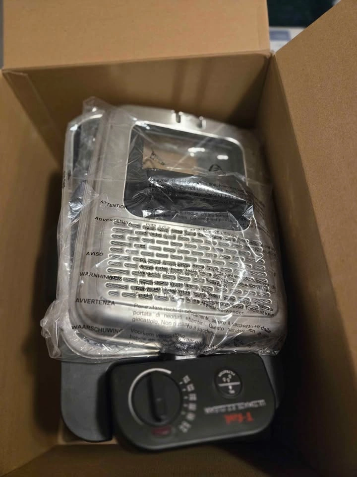 BRAND NEW T-fal Ultimate EZ Clean Deep Fryer (3.5L) - photo 3