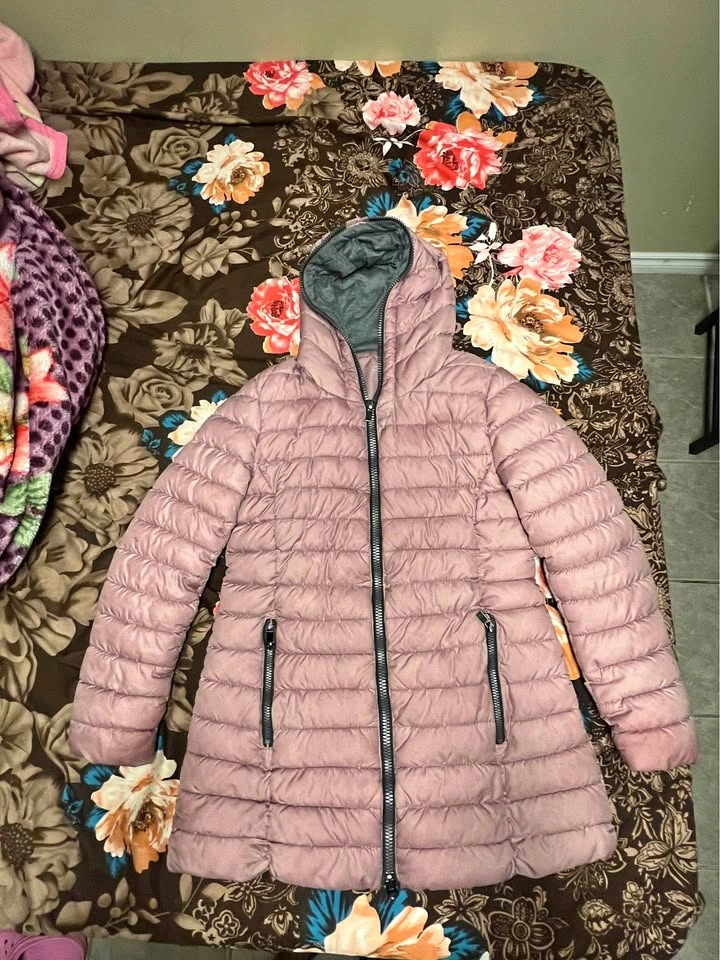 Like-New Winter Jacket – Warm & Stylish!