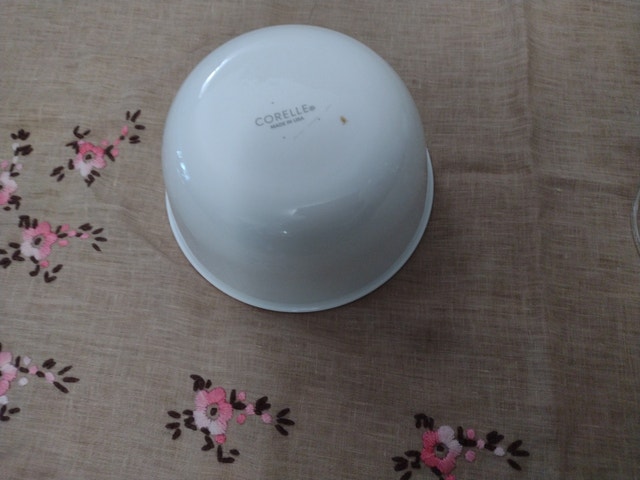 Corelle 28oz Soup/Pasta/Cereal Bowl - White w/ Red Stripe - photo 3
