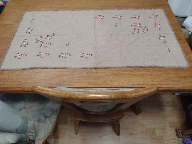 Small embroidered table cloth, natural linen