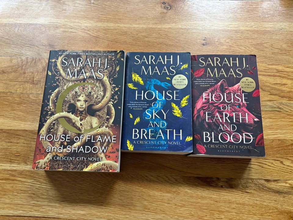 Sarah J Maas Crescent City Books 1-3