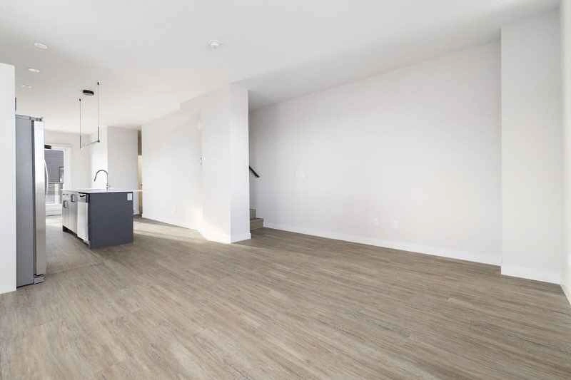 3 Beds 2.5 Baths Townhouse - photo 3