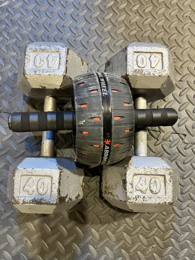 Ab Wheel and 2 40lbs curl bars thumbnail