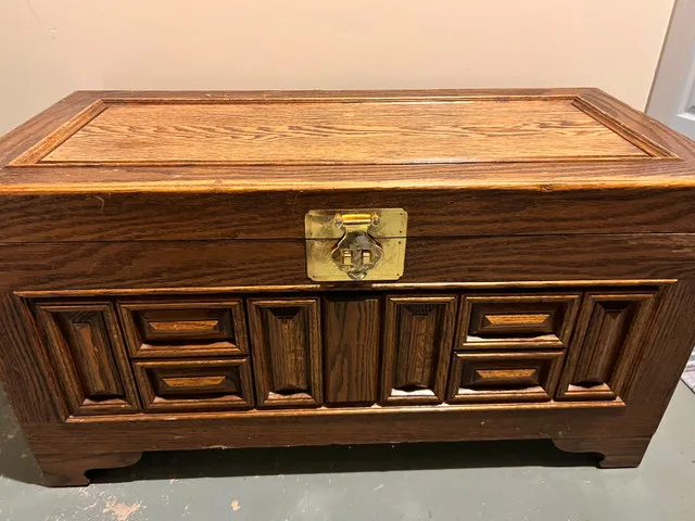 Solid wood chest thumbnail