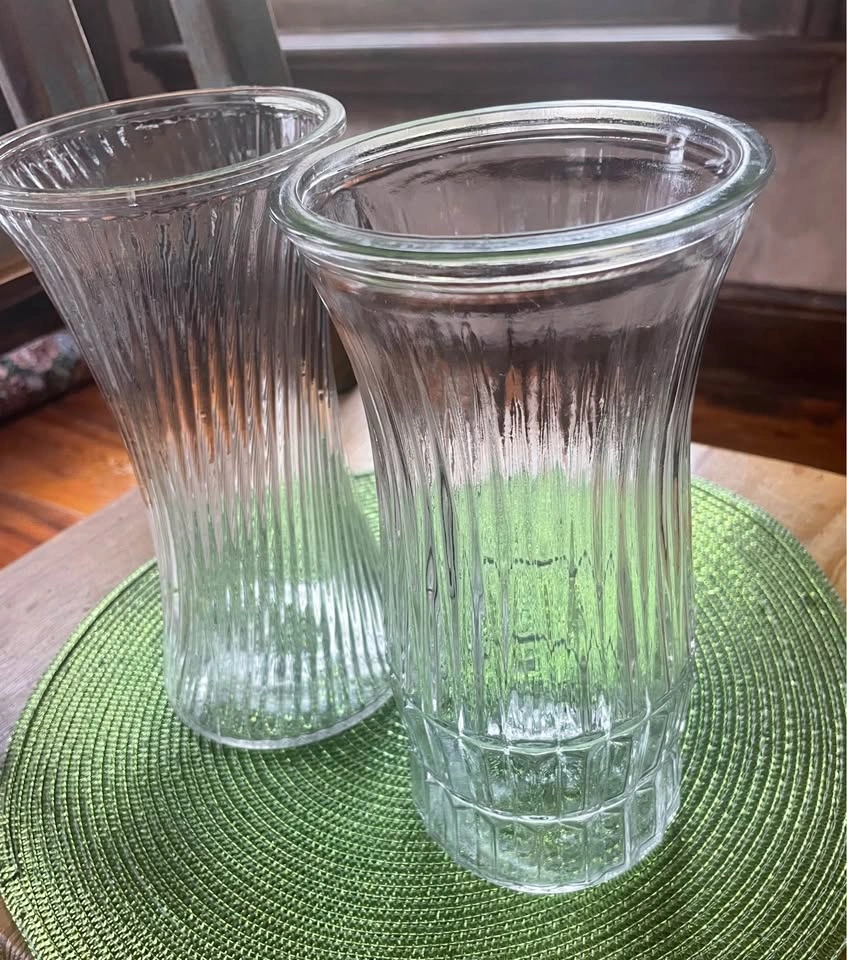 Lovely 9-1/2" Tall Glass Vases - Set of 2 - photo 2