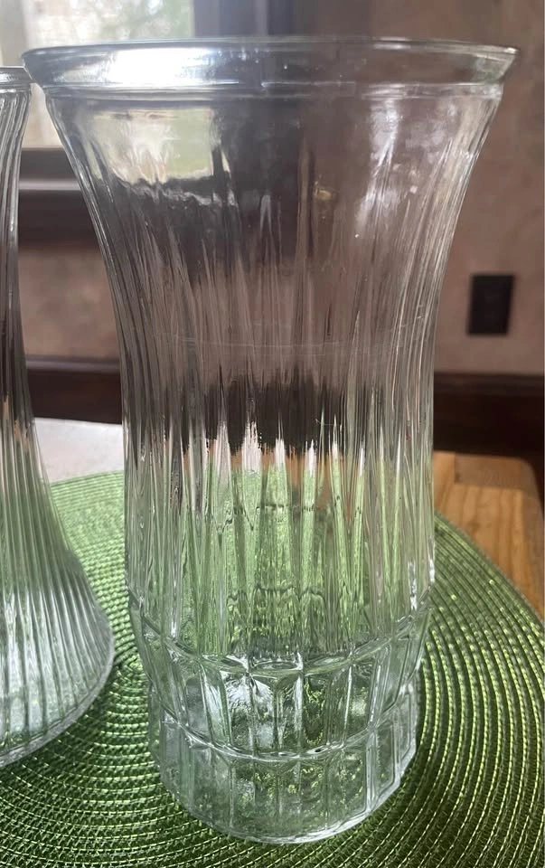 Lovely 9-1/2" Tall Glass Vases - Set of 2 - photo 4