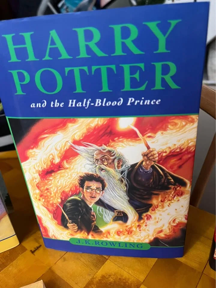 Harry Potter Hardcover Book Set + Guides + Biography image indicator(6)