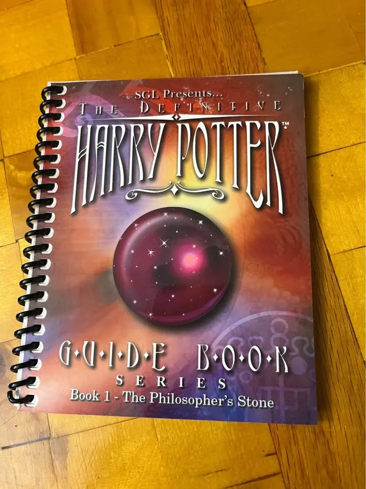 Harry Potter Hardcover Book Set + Guides + Biography image indicator(10)