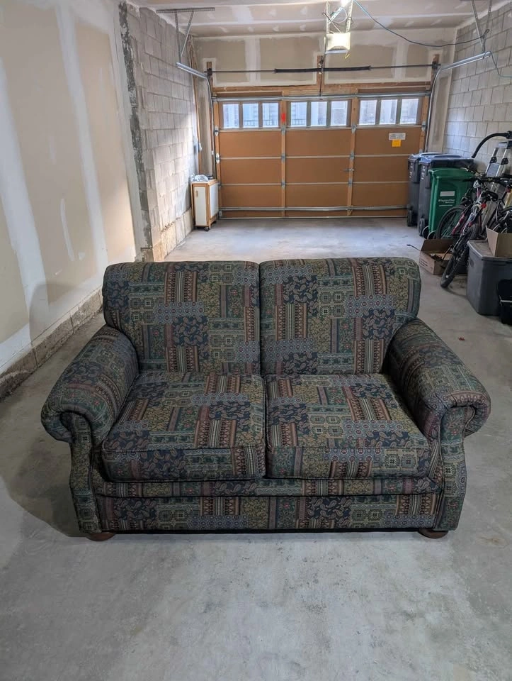 Sofa in good condition. - photo 2