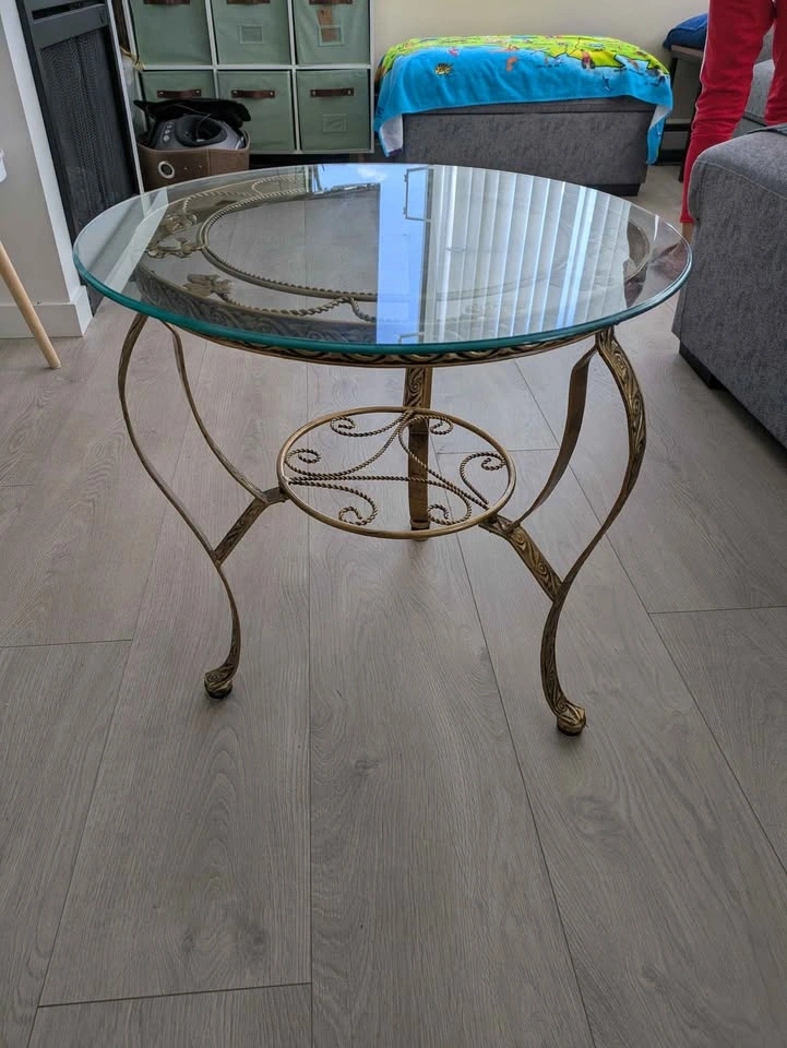 Antique golden accent side tables x2 - photo 2