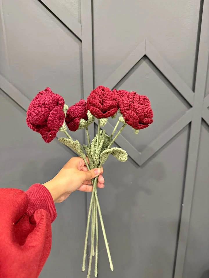Handmade knitted Rose bouquet
