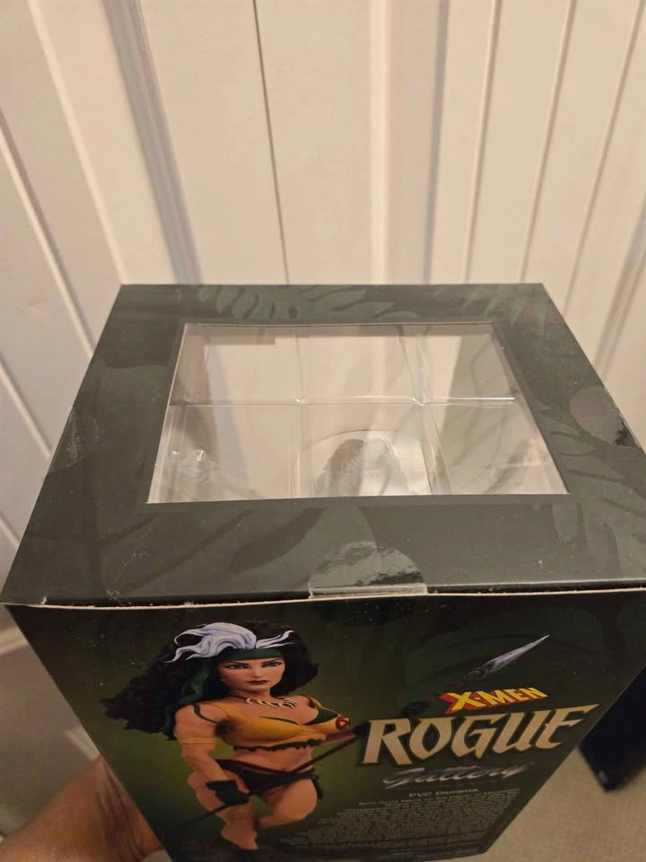 Diamond Select 1/6 Xmen Savage Land Rogue Statue (Rare, MISB) - photo 4