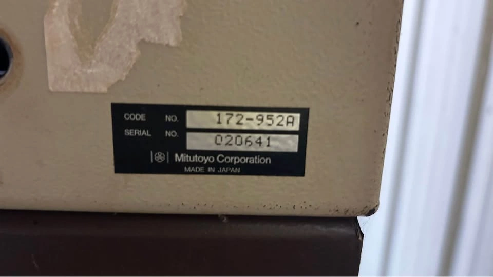 Mitutoyo PH350 Profile Projector - photo 3