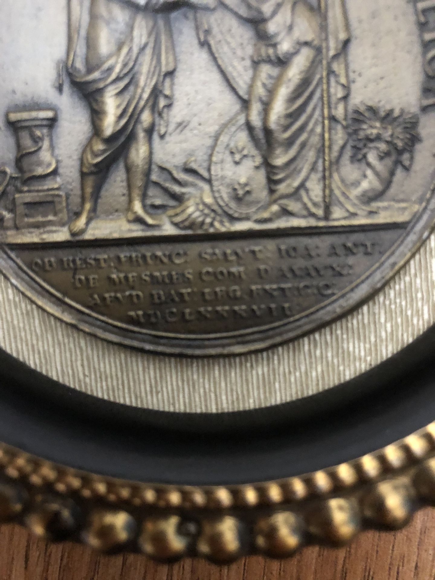 Antique Italian Bronze Medal in Wooden Frame - photo 4