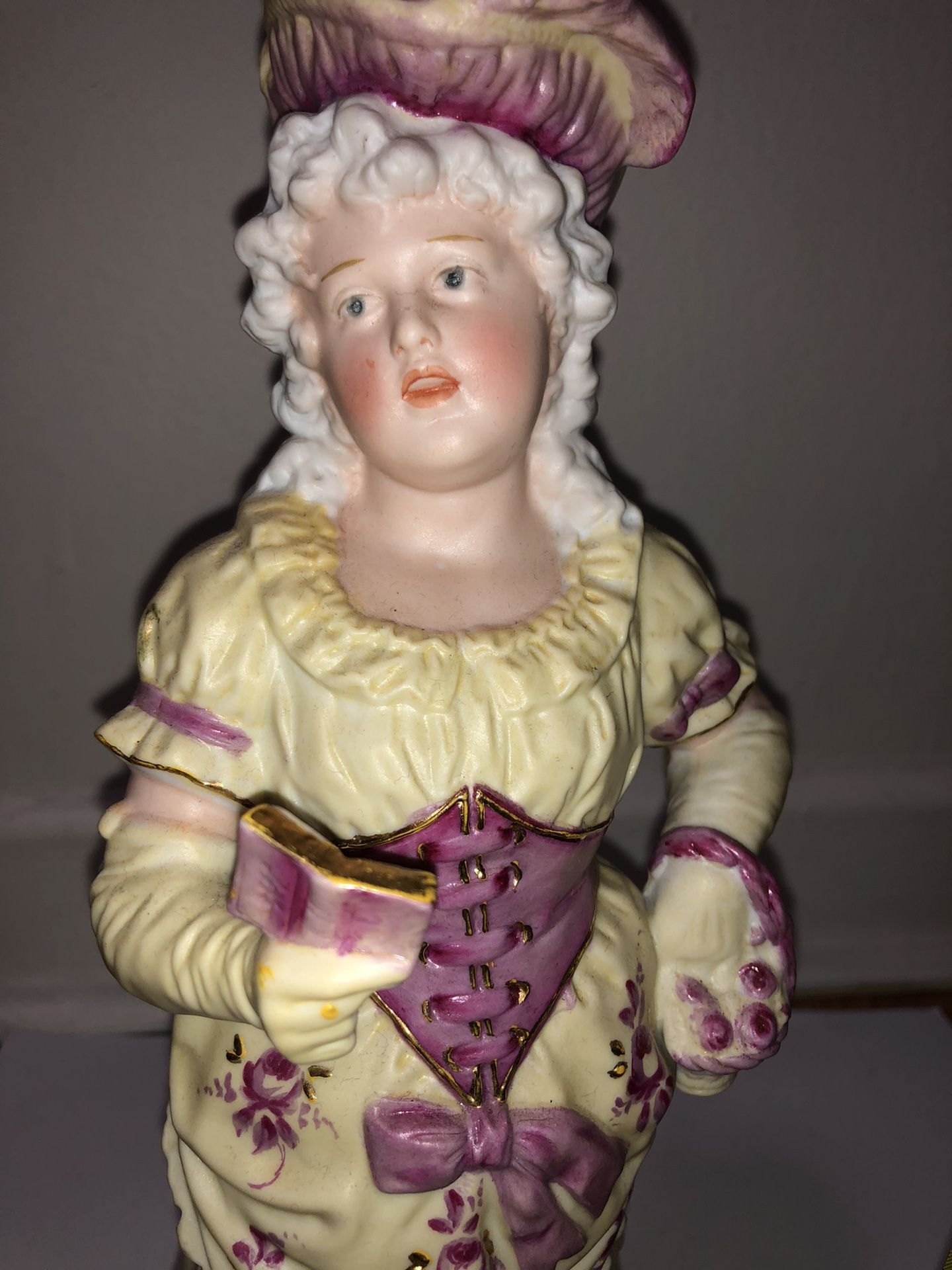 Antique Porcelain Figure - photo 2