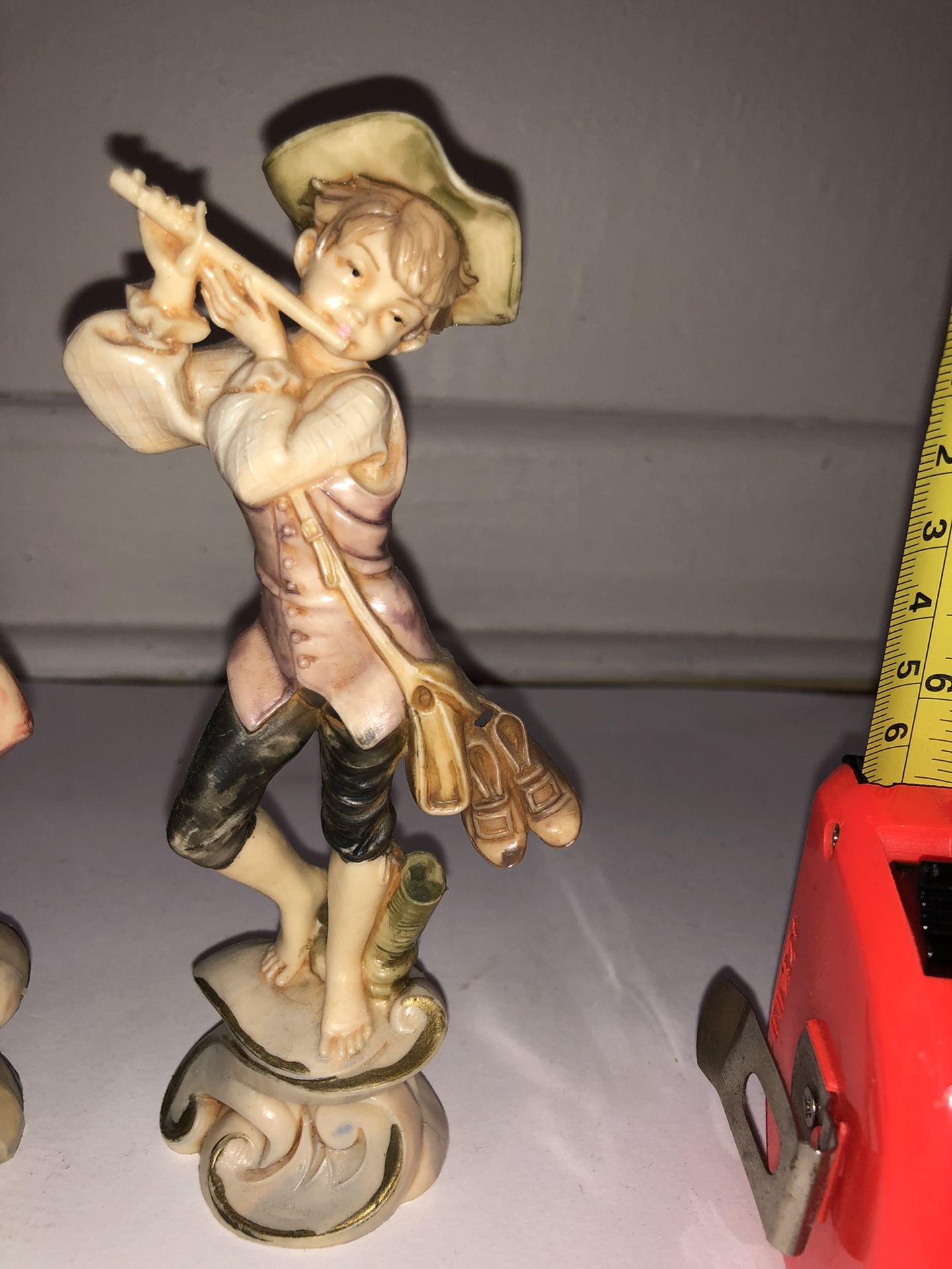 2 Plastic Figures - photo 3