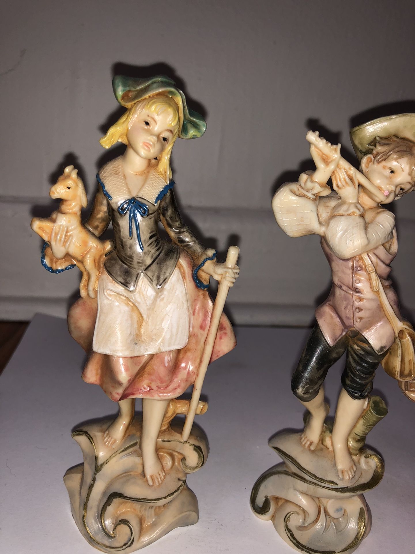 2 Plastic Figures - photo 4