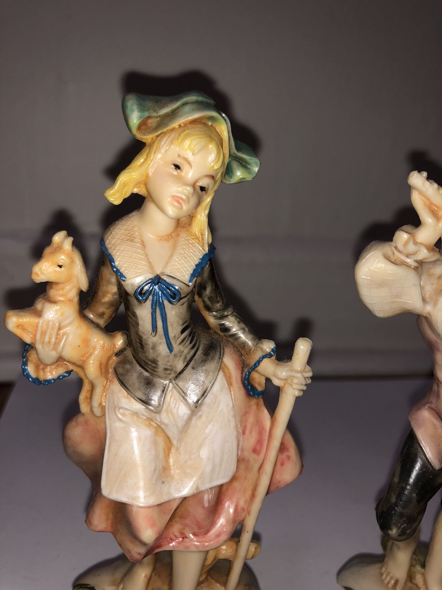 2 Plastic Figures - photo 5