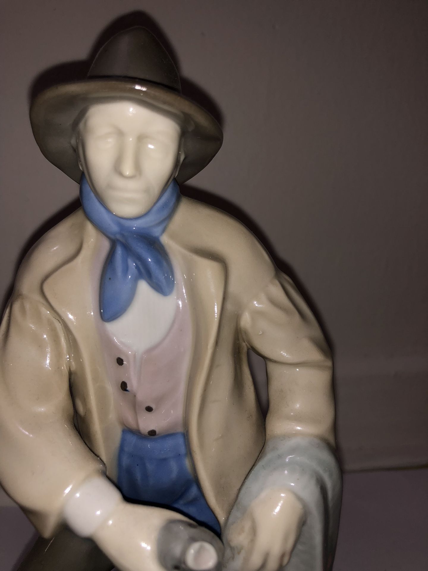 German Porcelain Fisherman - photo 3