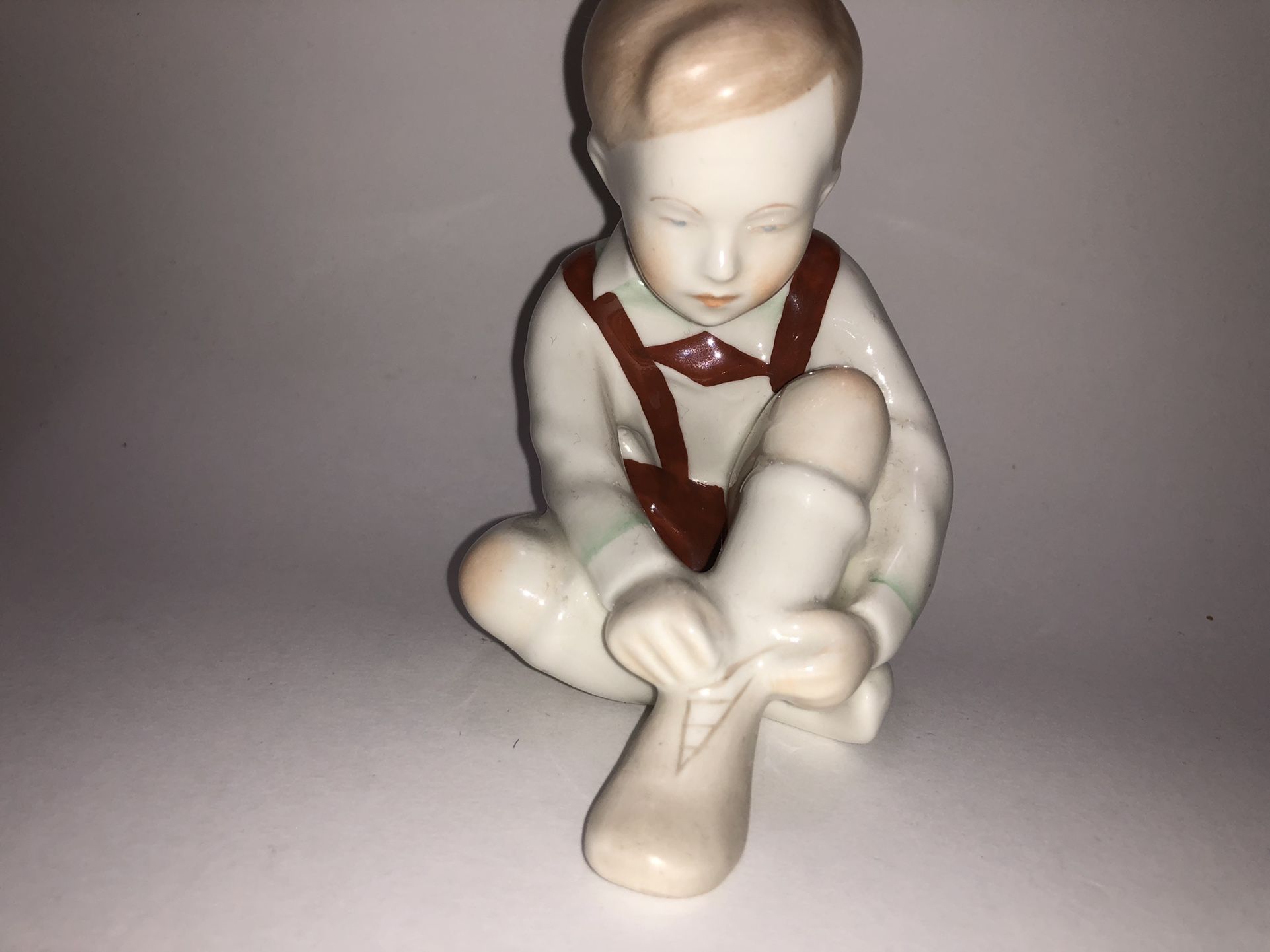 Porcelain Statue Boy - photo 2