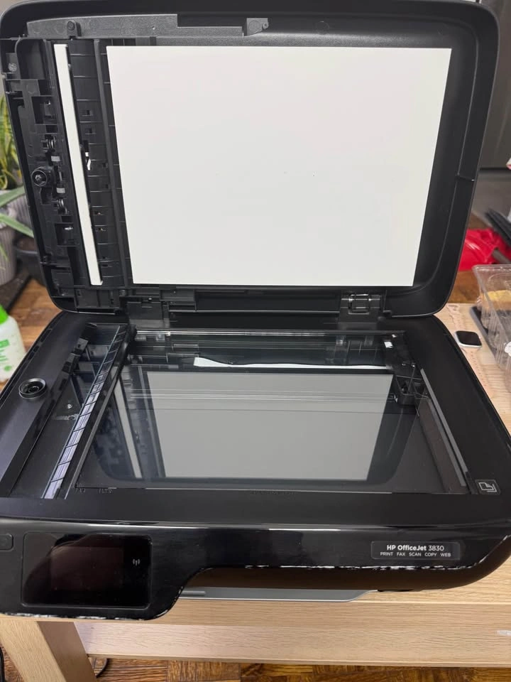 HP OfficeJet 3830 All-in-One Printer without cartridge - photo 3