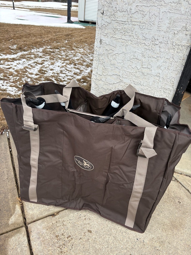 15 Goose Decoys and Slotted Bag (New) - photo 3