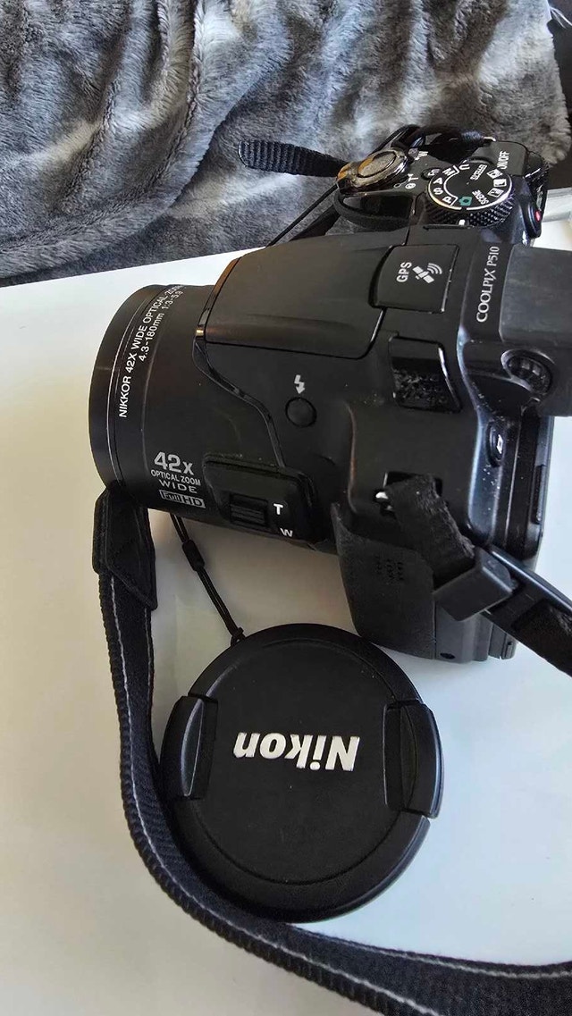 Nikon Coolpix P510 Bundle - 42x Zoom, GPS | $155 CAD OBO