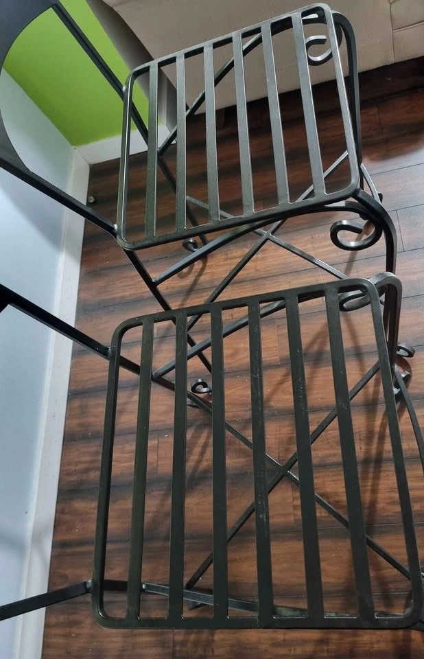 Must go tonight. 2 Stylish Black Metal Bar Stools - photo 2
