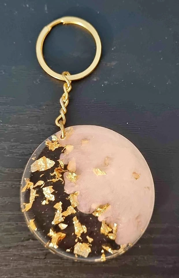 Elegant Resin Art Keychain | Gold Leaf & Pearlescent Pink